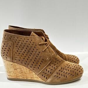 Toms perforated leaf booties suede leather lace up cork wedge size 8M EUC